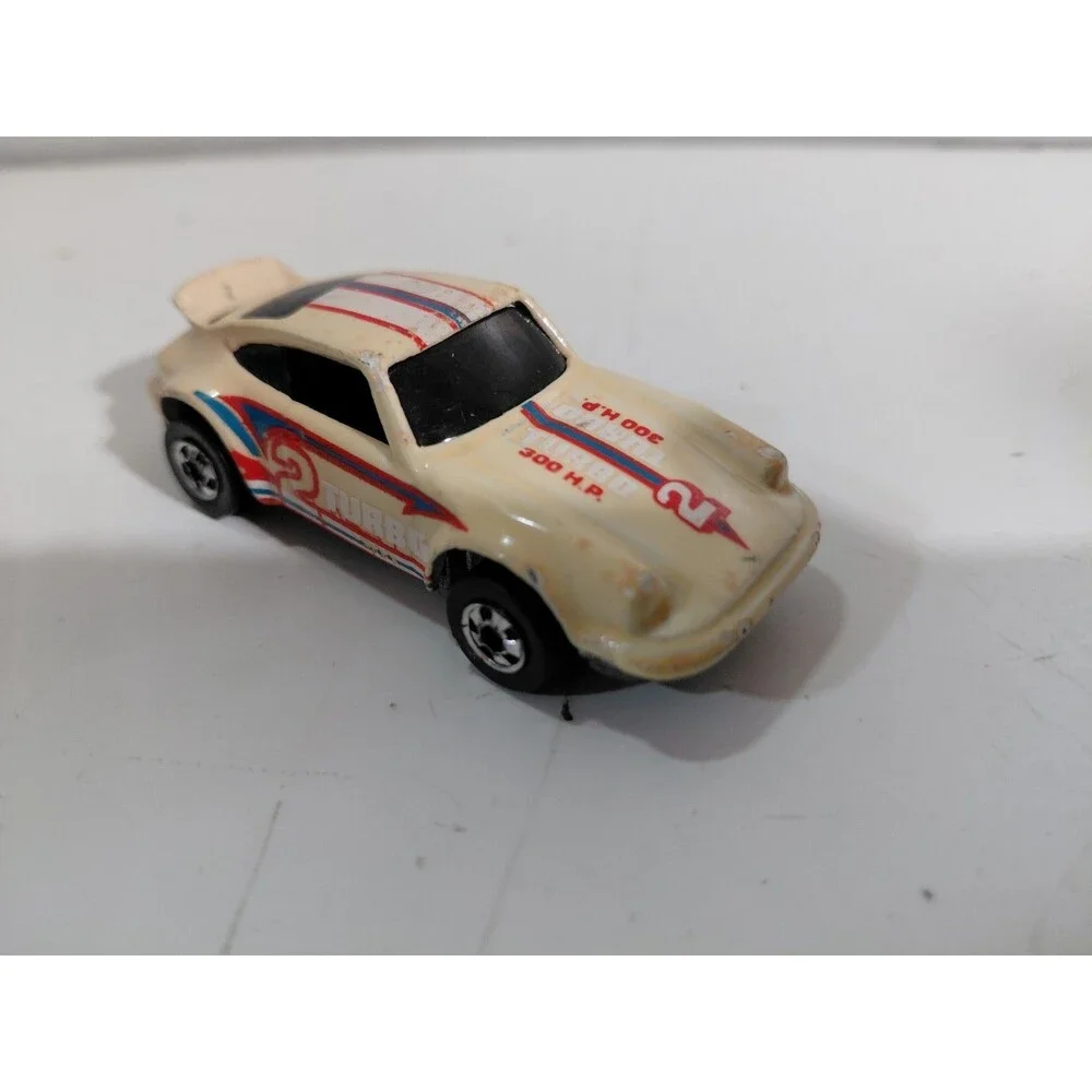 Hot Wheels Black Wall 1:64 Die Cast 1974 Malaysia 2 Porsche 911 Turbo Sports Car